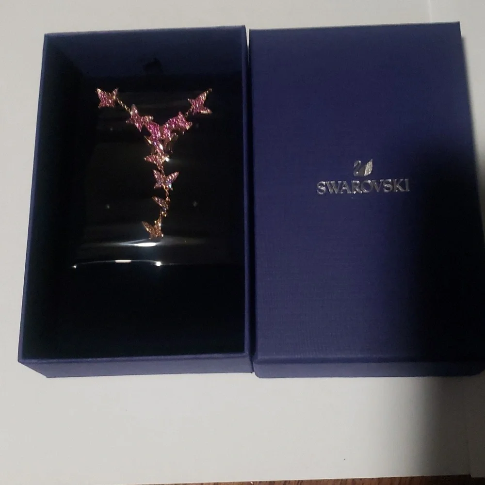 Lilia Y necklaceButterfly, Pink, Rose gold-tone plated - Picture 6 of 7